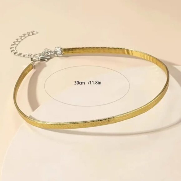 14K Gold Filled Minimalistic Choker Necklace - Picture 4 of 4